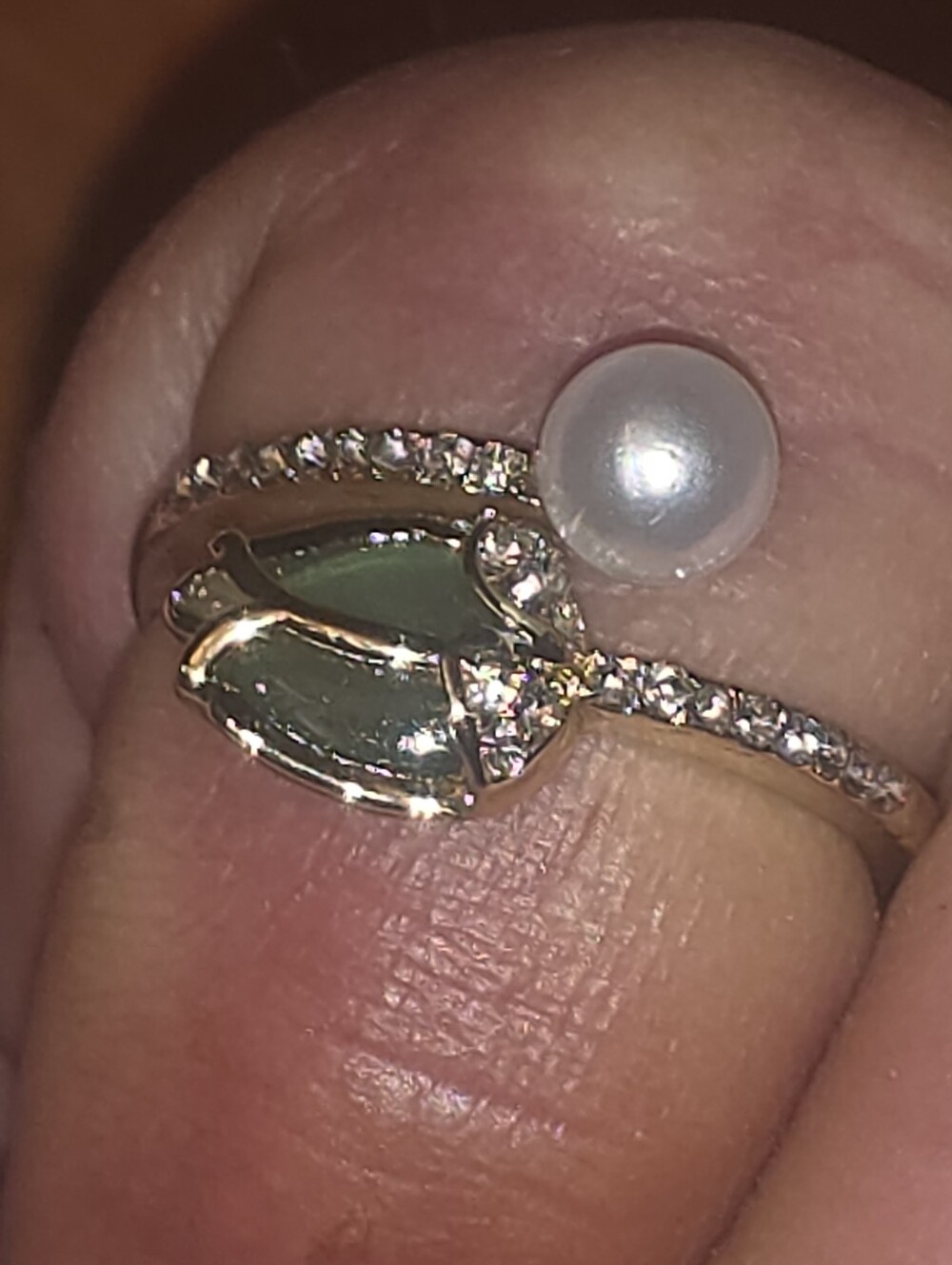 Adjustabld Green Floral Ring W Faux Pearl